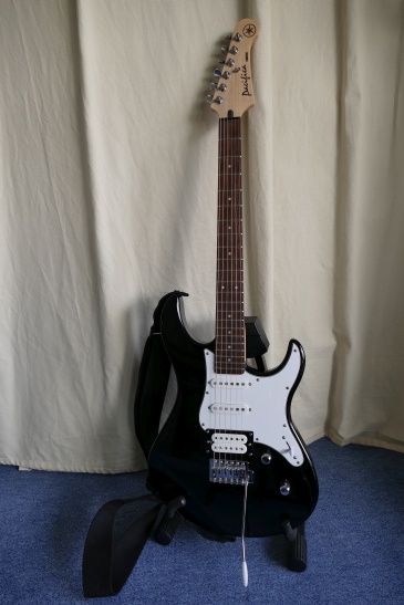 Yamaha Pacifica 112J