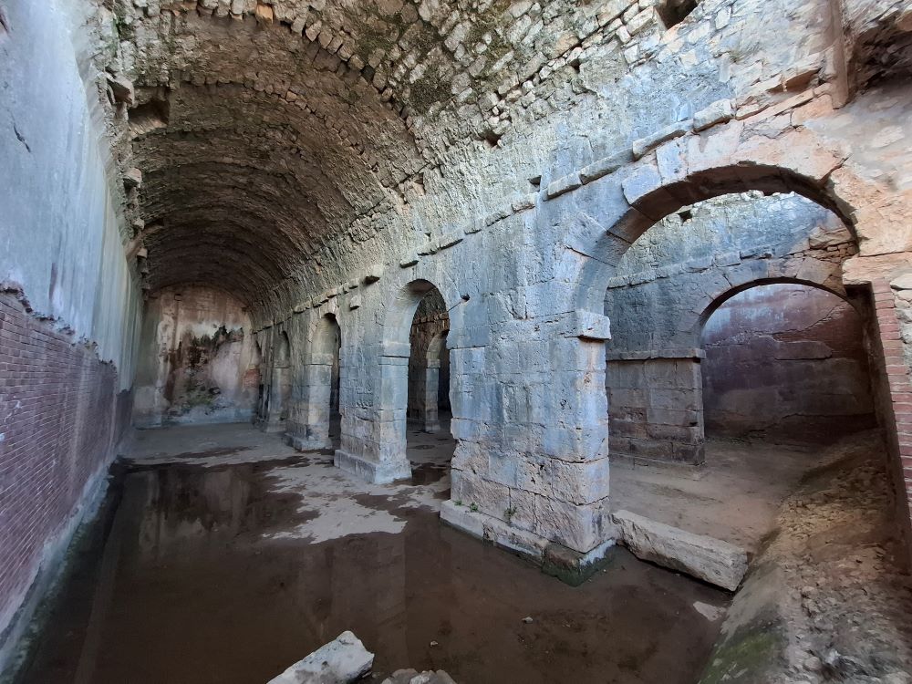 Zisterne Aptera Zisterne Aptera