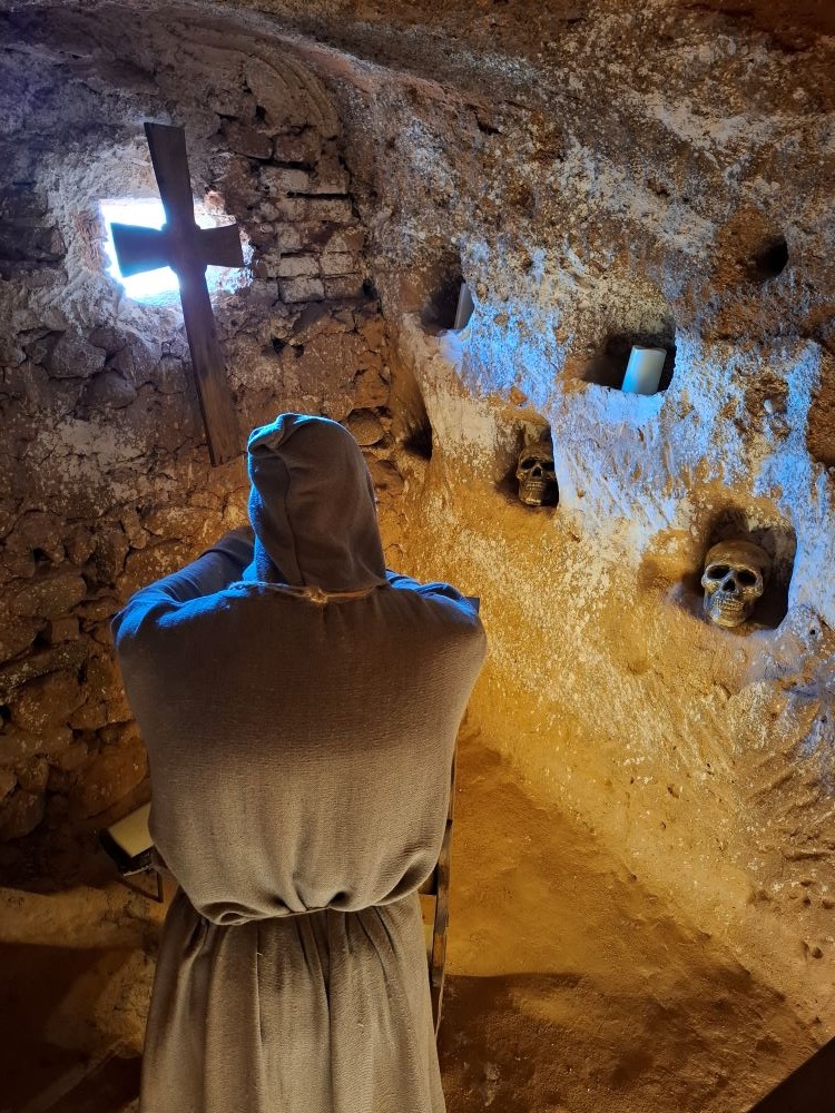 Cuevas de los Cien Pilares Cuevas de los Cien Pilares